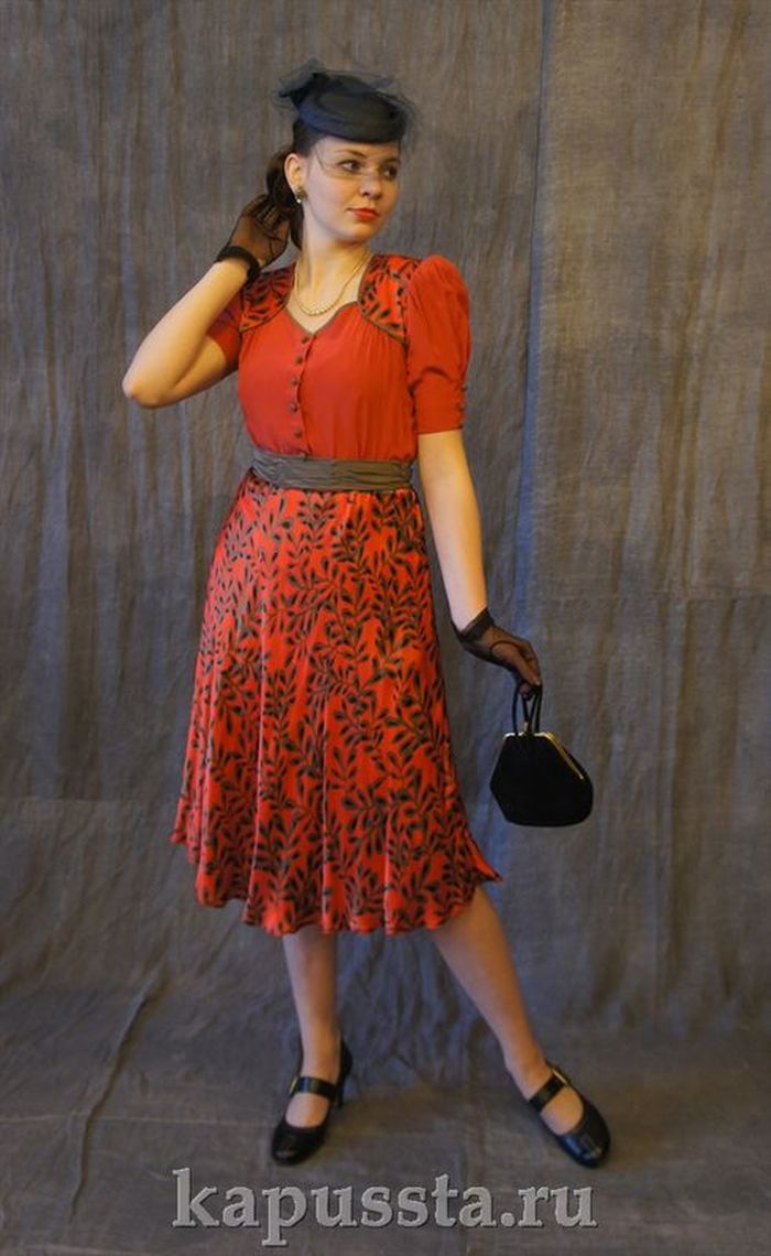 Красное платье сороковых годов